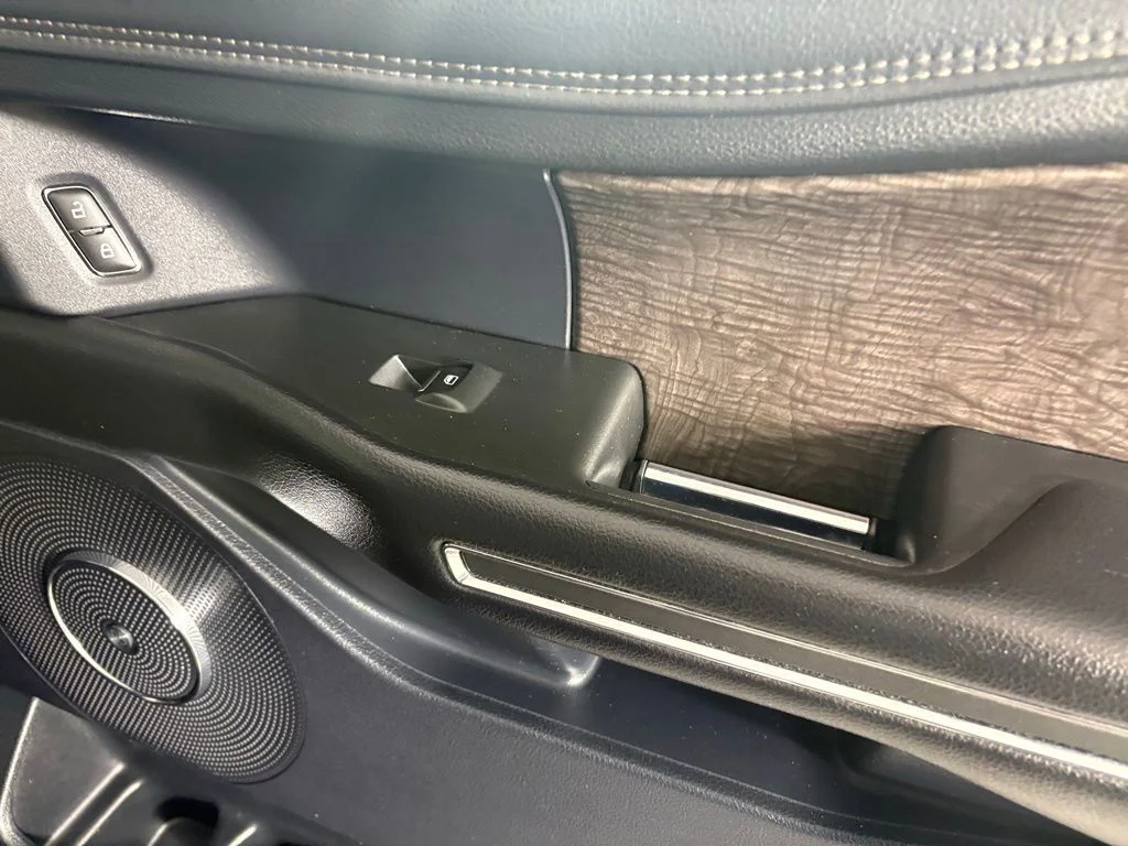 Used 2020 Black Ford Limited image 13