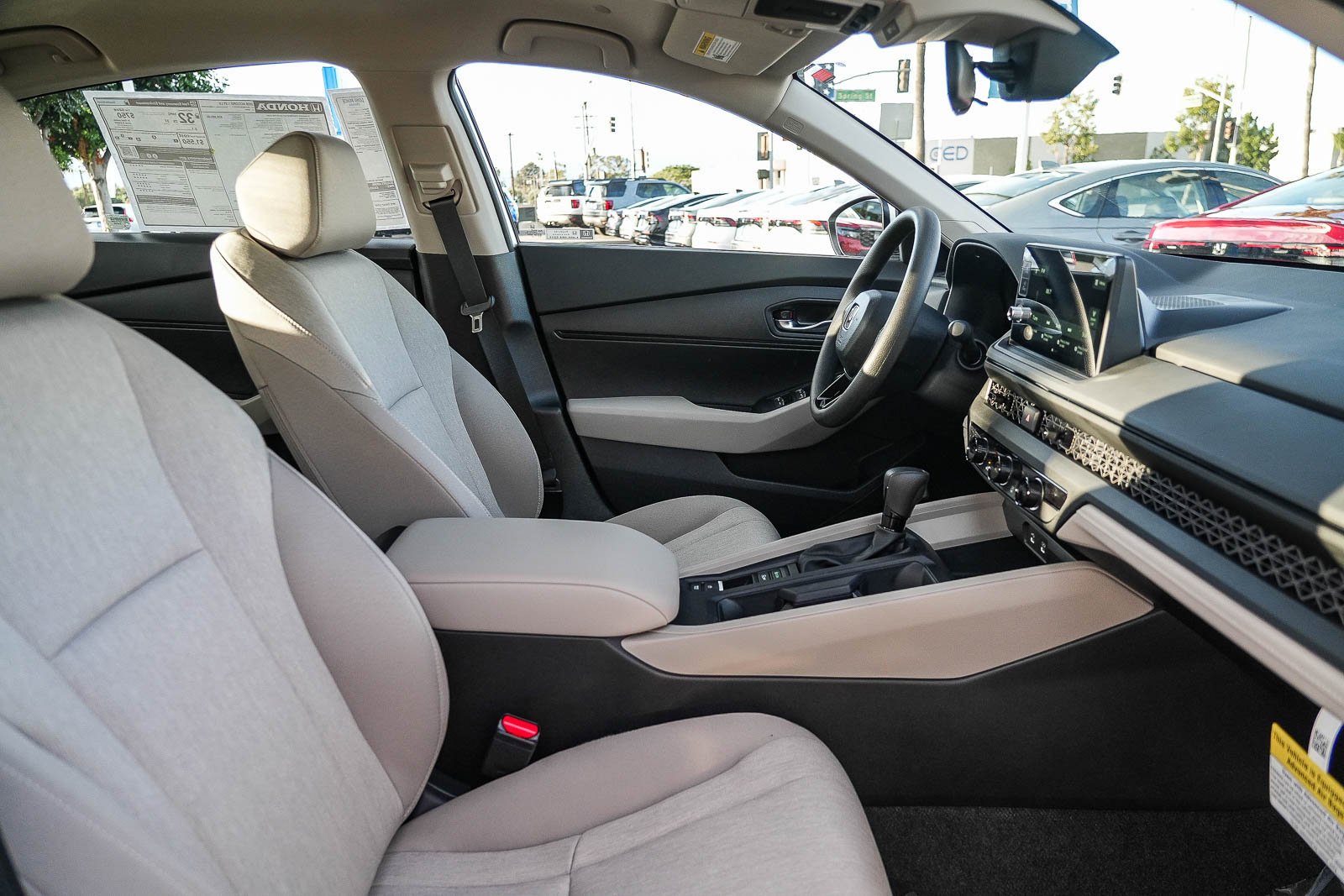 New 2026 Platinum White Pearl Honda LX image 17