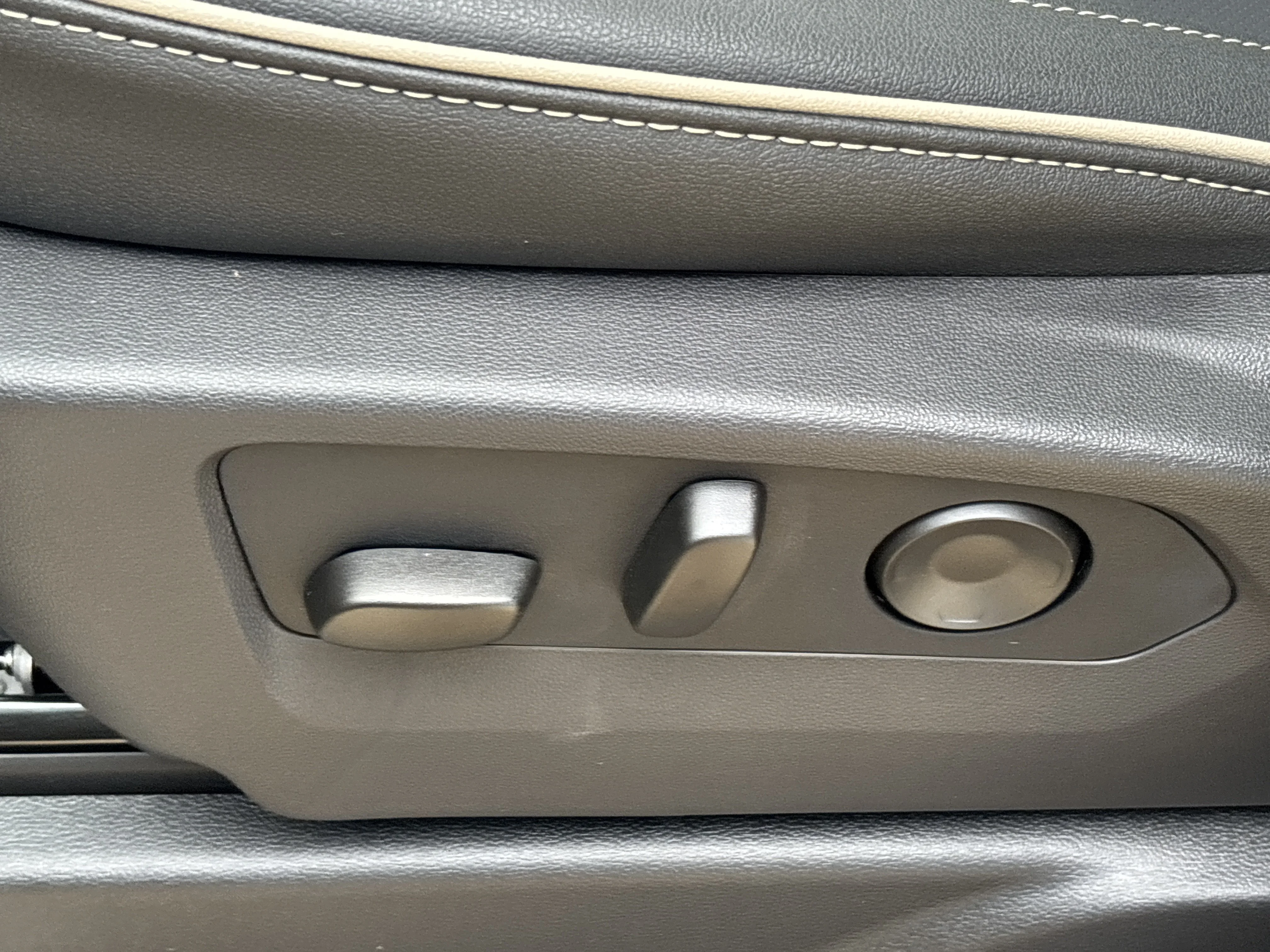New 2026 Sterling Gray Metallic Chevrolet Premier image 25