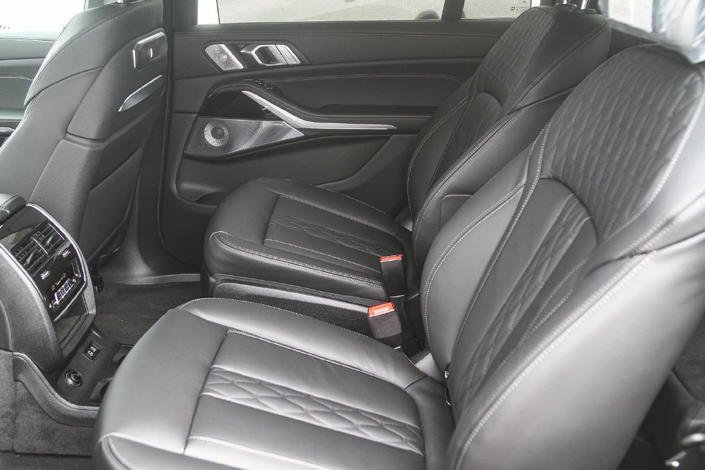 2026 BMW X7 ALPINA XB7 - Photo 15