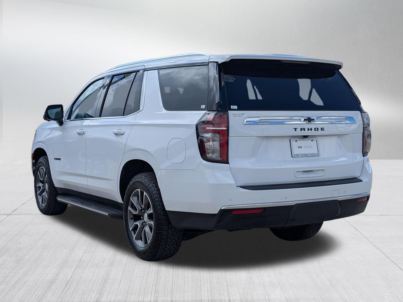 Used 2021 SUMMIT WHITE Chevrolet LT image 3