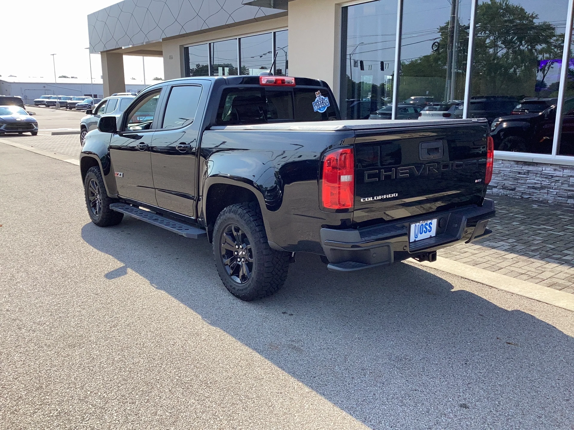 Used 2022 Black Chevrolet Z71 image 6