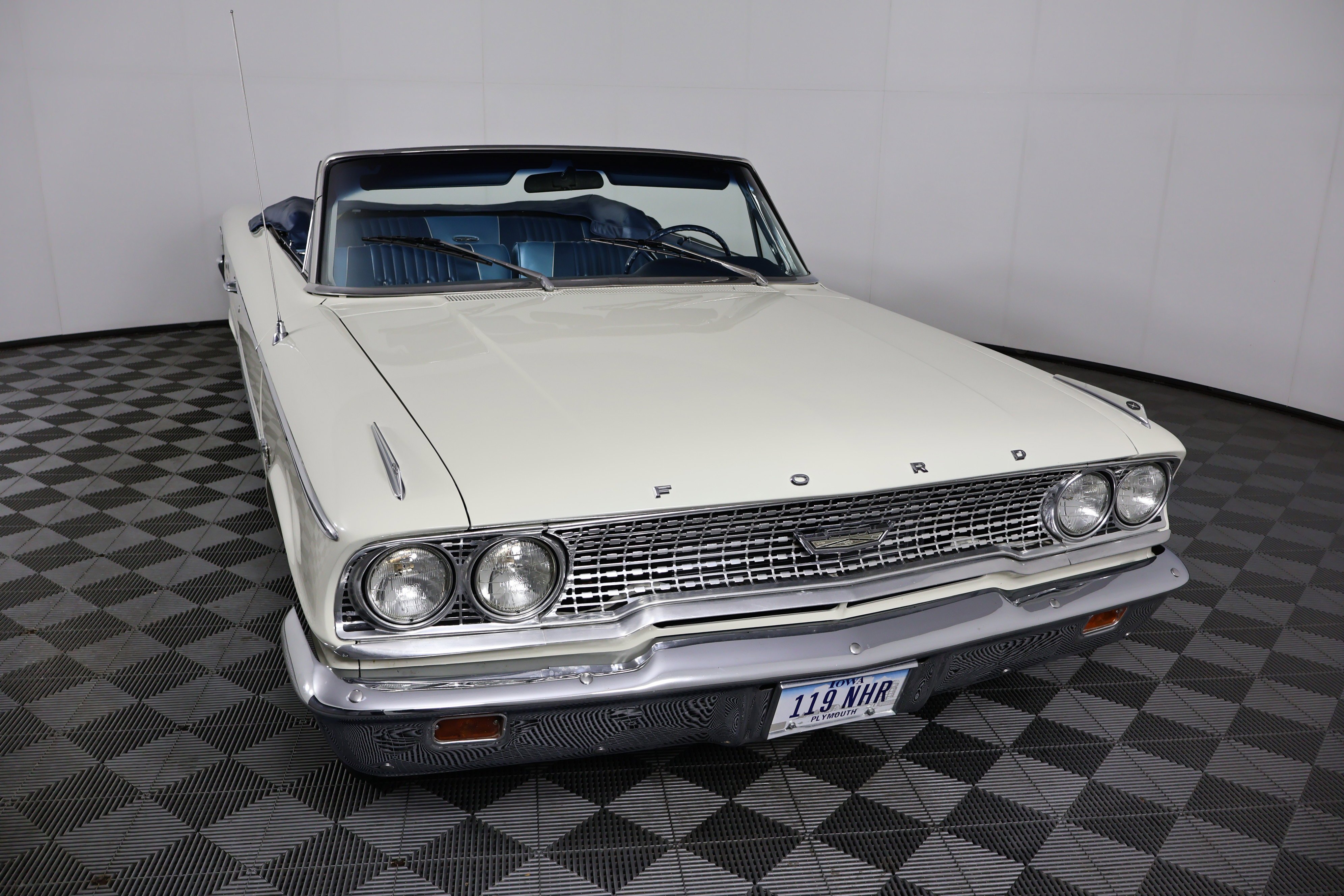 Used 1963 White Ford  image 17