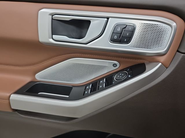 Used 2023 White Ford King Ranch image 28