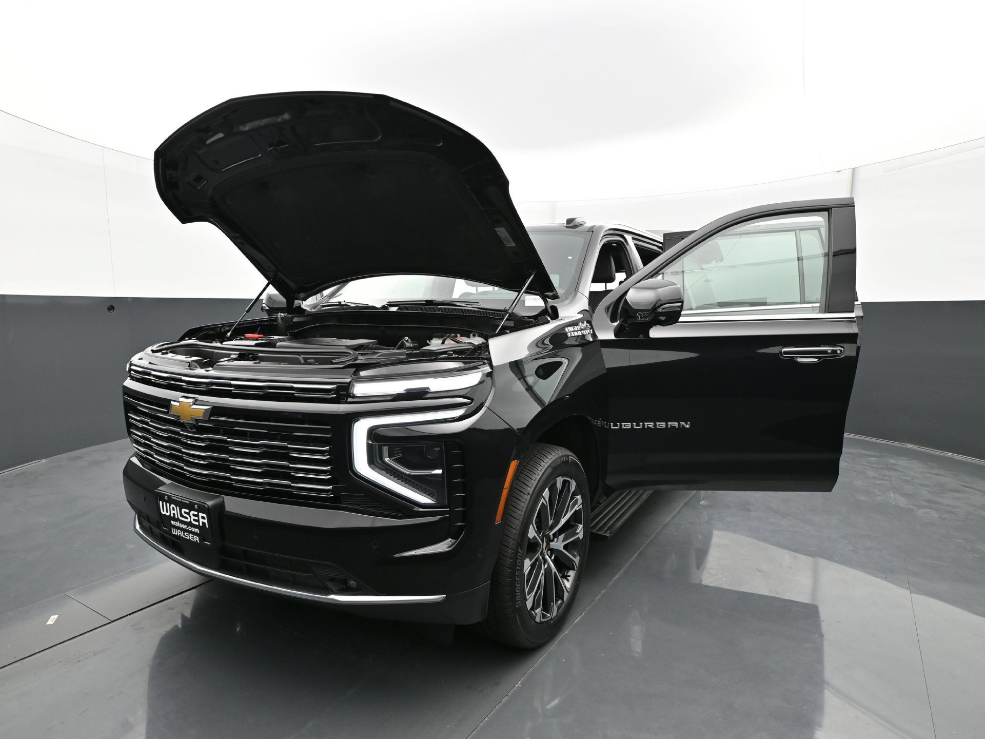 Used 2025 Black Chevrolet High Country image 33