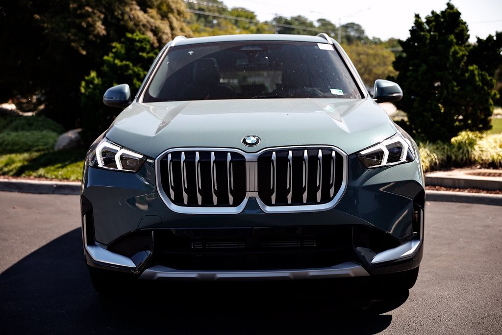Used 2026 Cape York Green Metallic BMW xDrive28i image 13