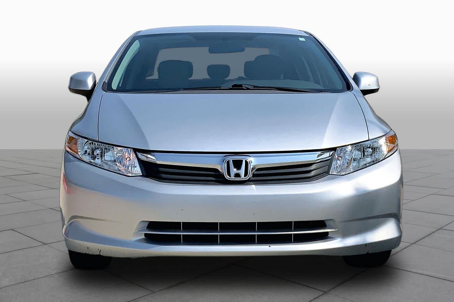 Used 2012 Alabaster Silver Metallic Honda LX image 3