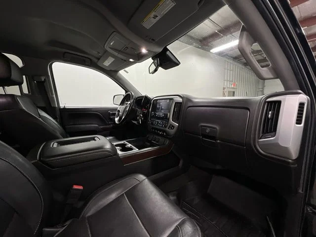 Used 2018 Black GMC SLT image 27