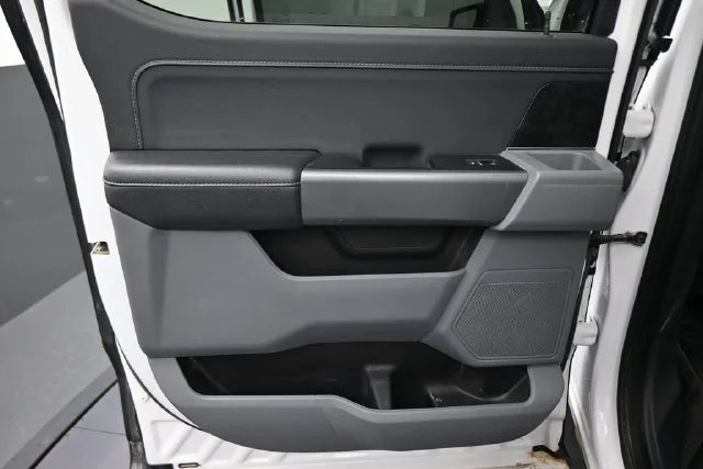 Used 2021 White Ford XLT image 24