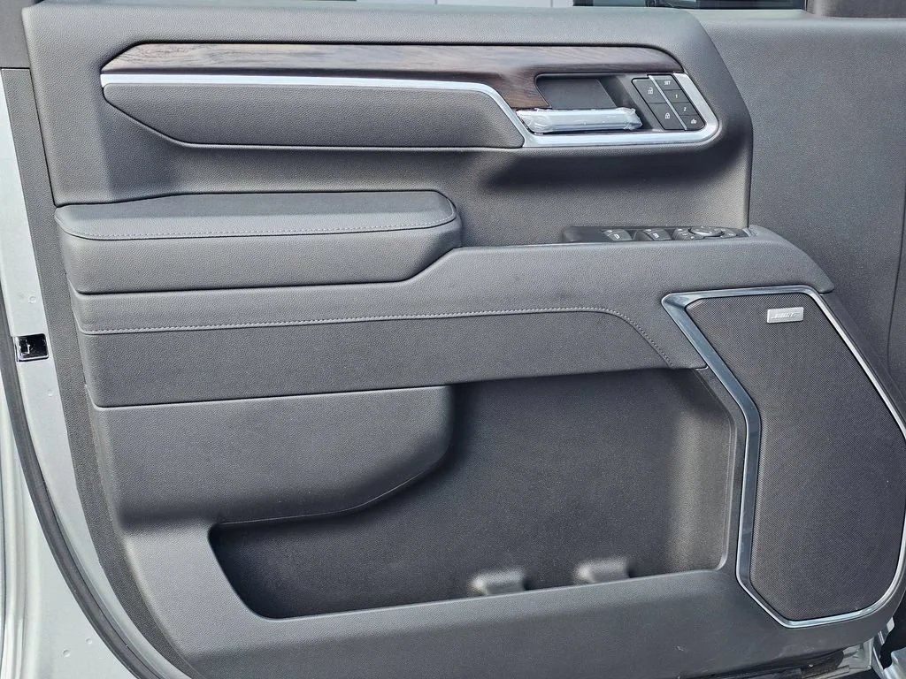 Used 2025 Sterling Metallic GMC SLT image 15