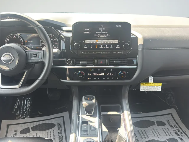 Used 2024 White Nissan SL image 20