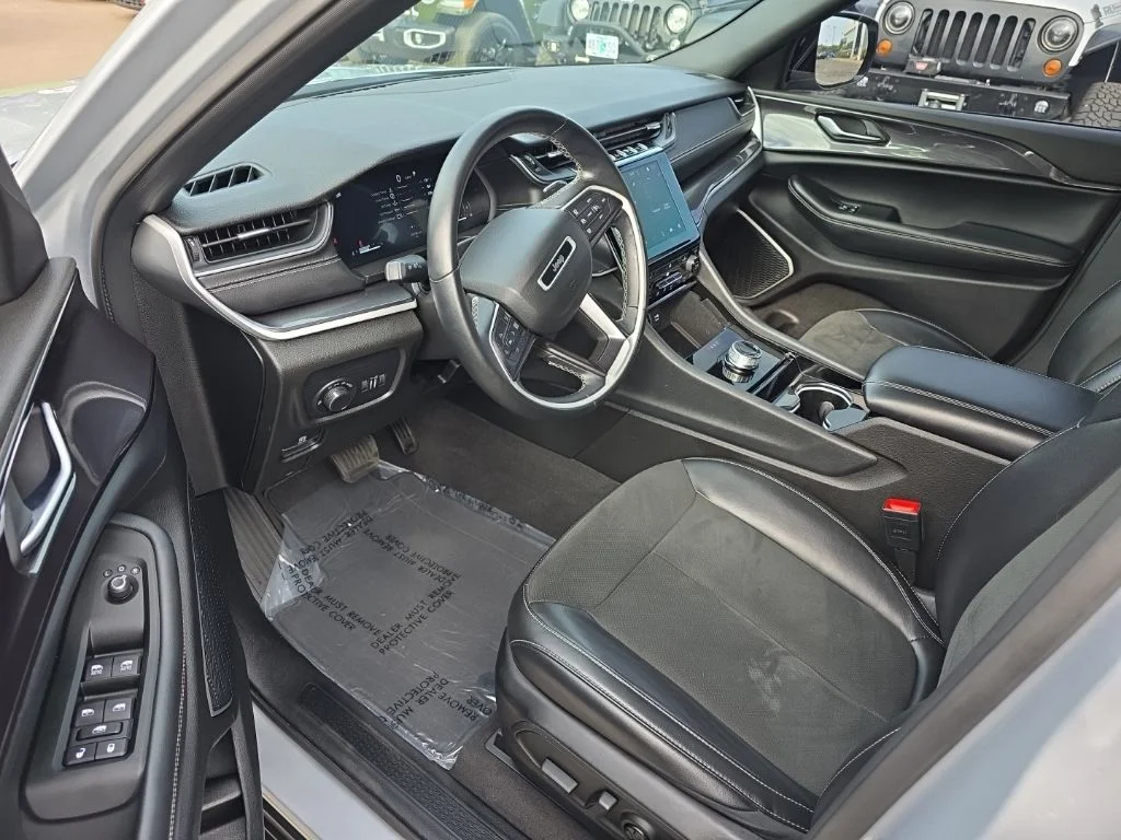 Certified Used 2021 Silver Jeep Altitude image 14