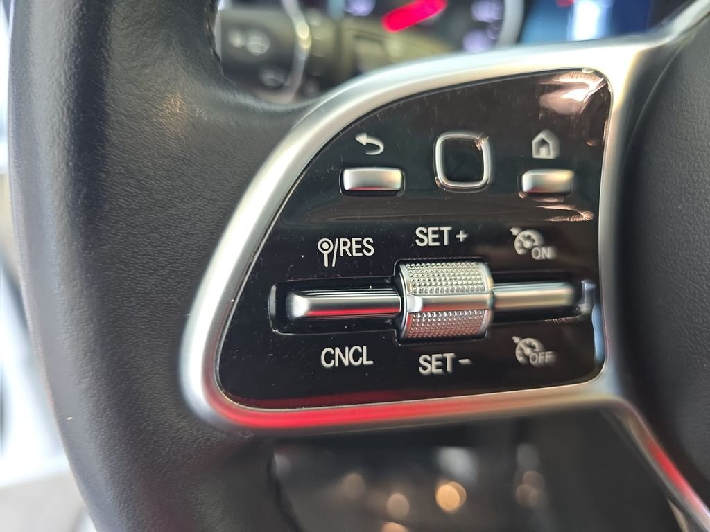Used 2021  Mercedes-Benz GLC 300 image 18