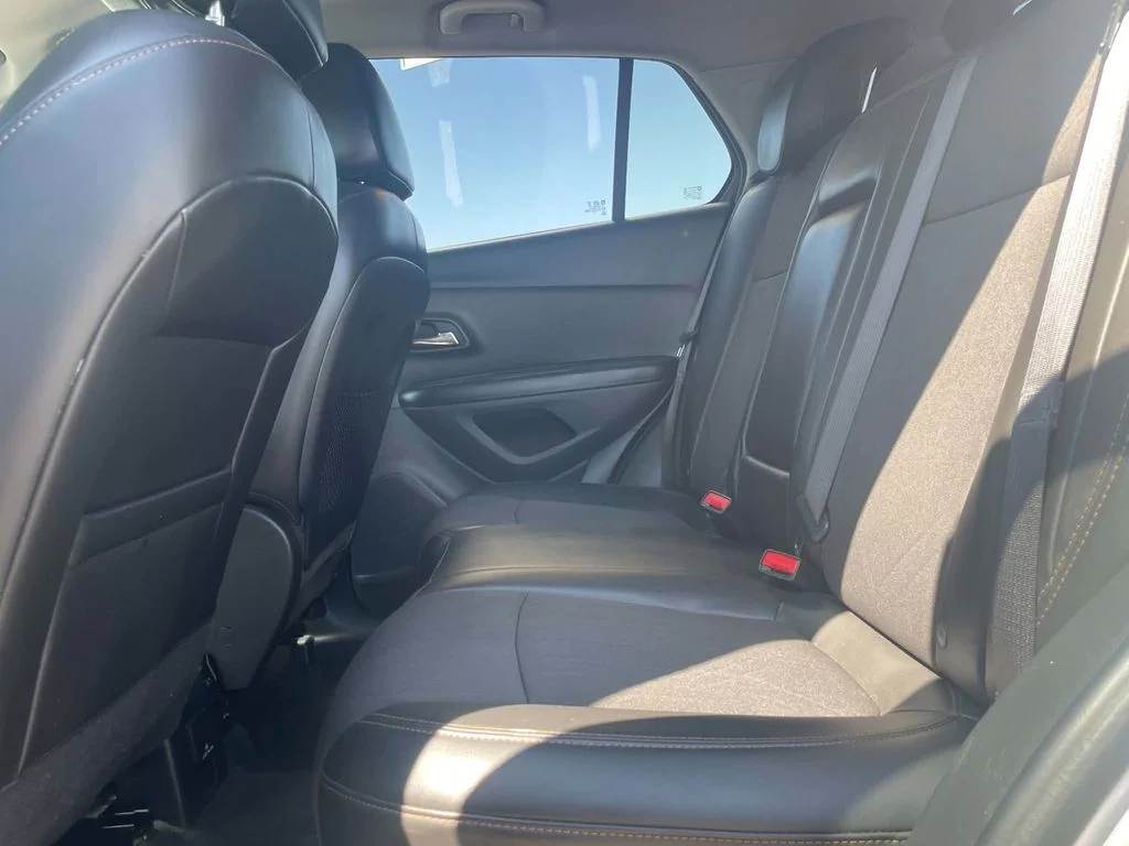 Used 2021 Silver Ice Metallic Chevrolet LT image 24