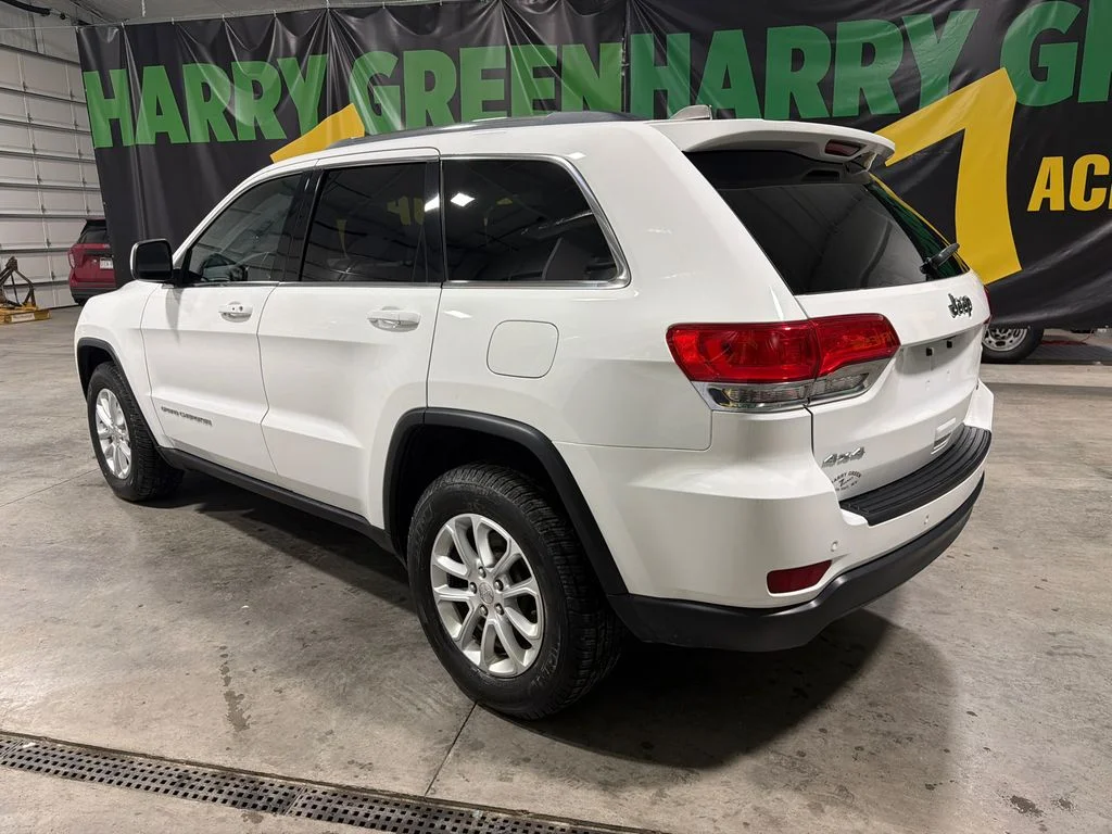 Used 2015 Bright White Clearcoat Jeep Laredo image 5