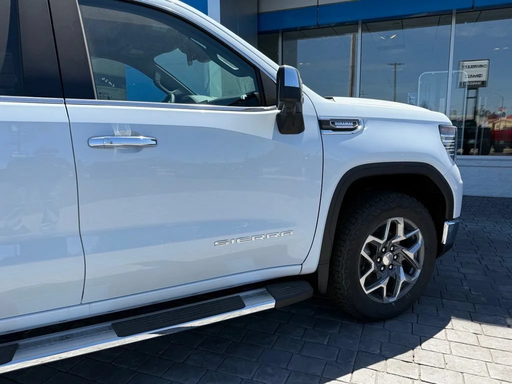 New 2026 Glacier White Tricoat GMC SLT image 10