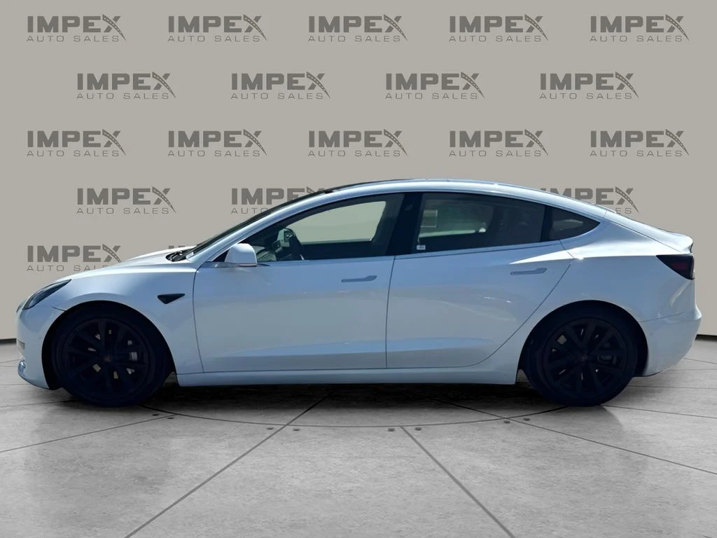 Used 2019 White Tesla Long Range image 2