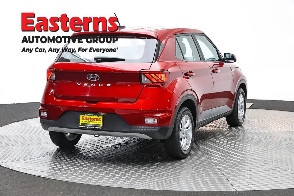 Used 2025 Red Hyundai SE image 5