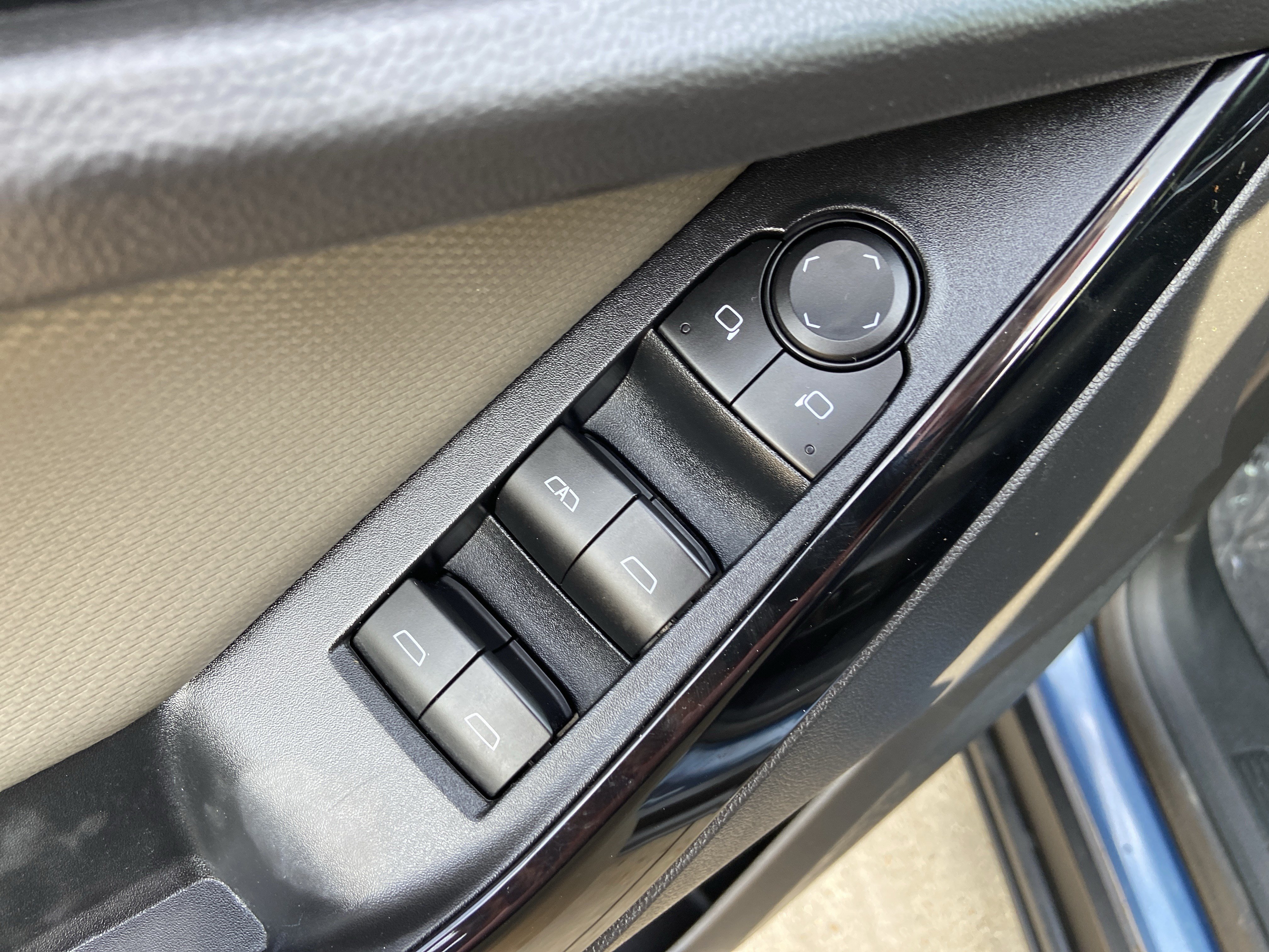 Used 2025 Lakeshore Blue Metallic Chevrolet AWD LT image 51
