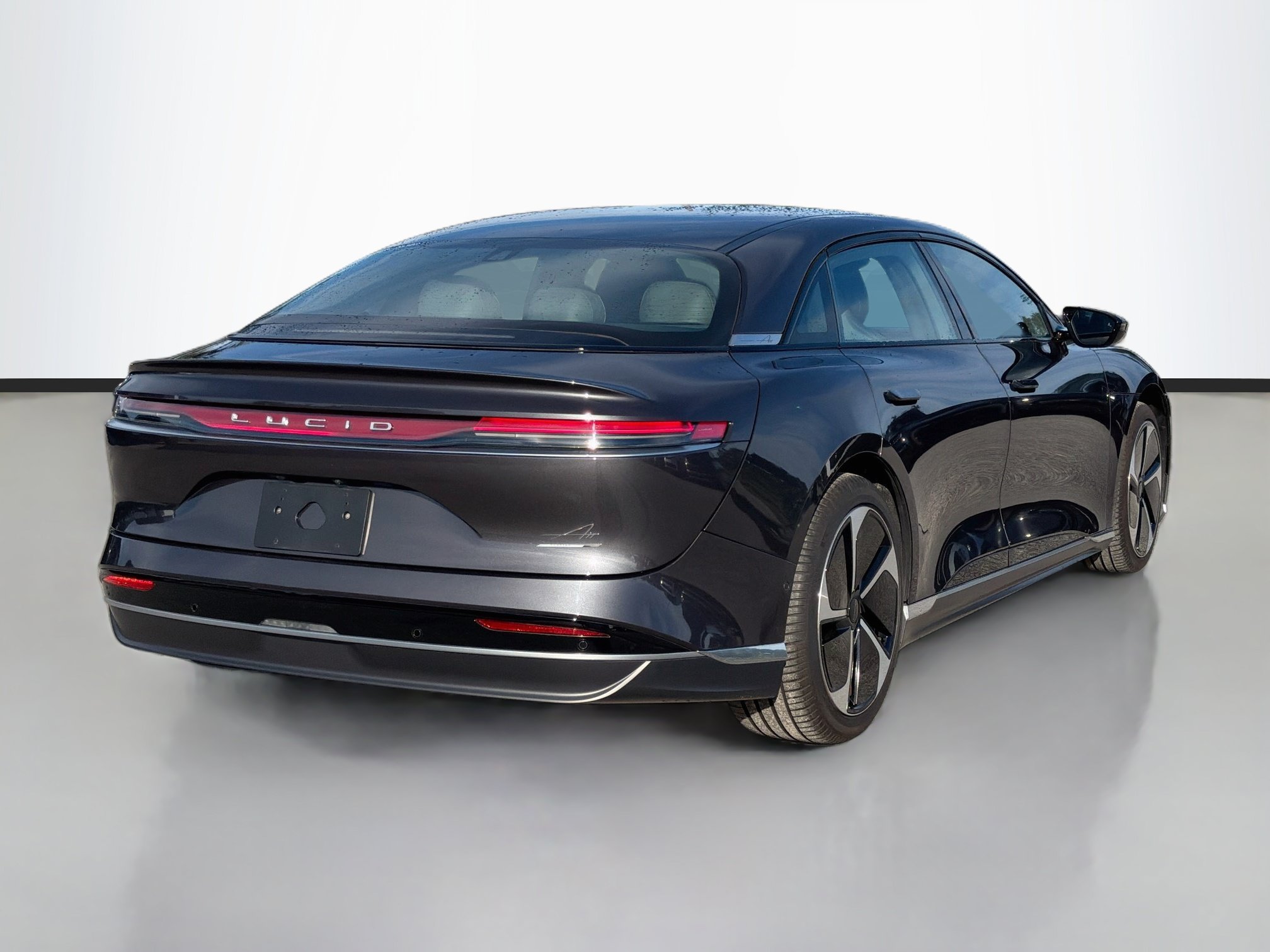 Used 2024 Quantum Gray Metallic Lucid Touring image 5
