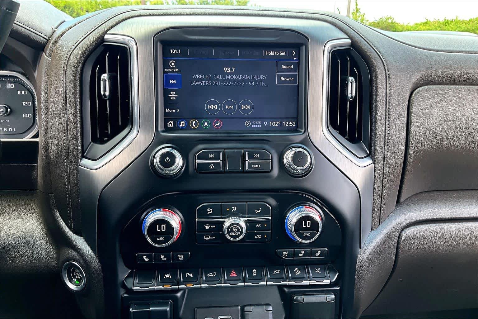 Used 2022 White Frost Tricoat GMC Denali image 34