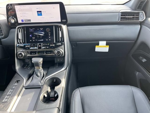 2024 Lexus LX Luxury - Photo 13