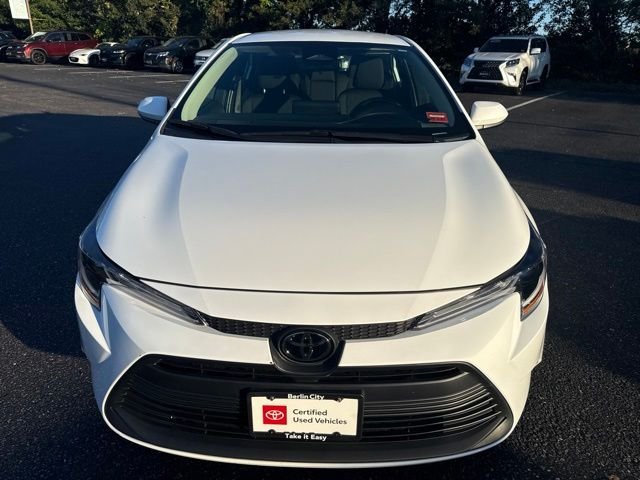 Certified Used 2024 Ice Toyota LE image 9