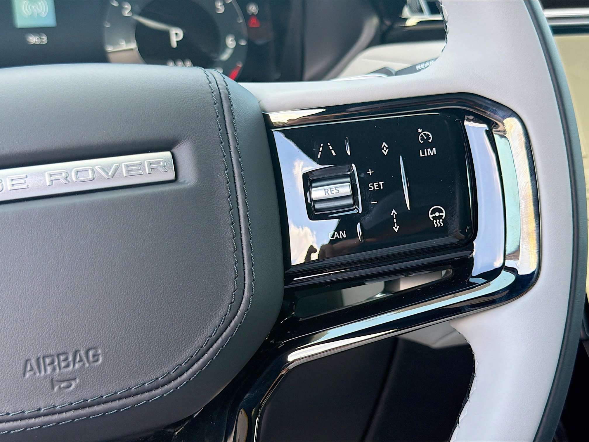 New 2026 Ostuni Pearl White Land Rover Belgravia Edition image 38