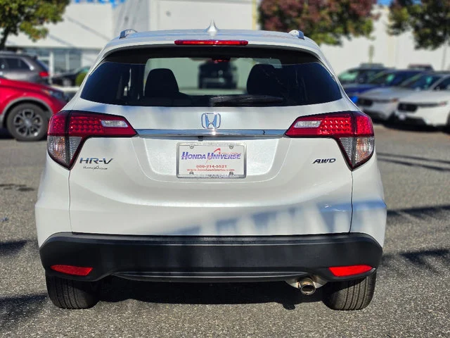 Certified Used 2022 Platinum White Pearl Honda AWD EX image 5
