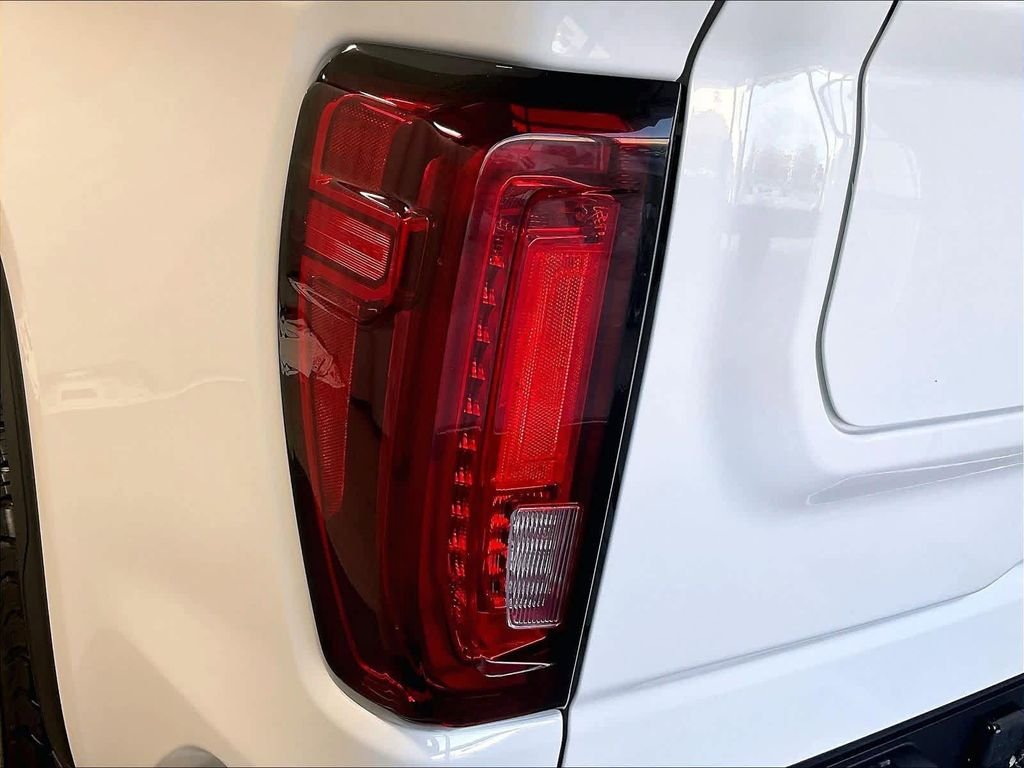 Used 2024 White GMC AT4 image 58