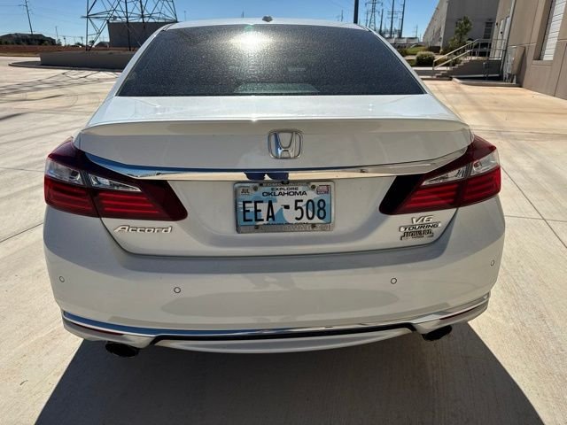 Used 2017 White Honda Touring image 8