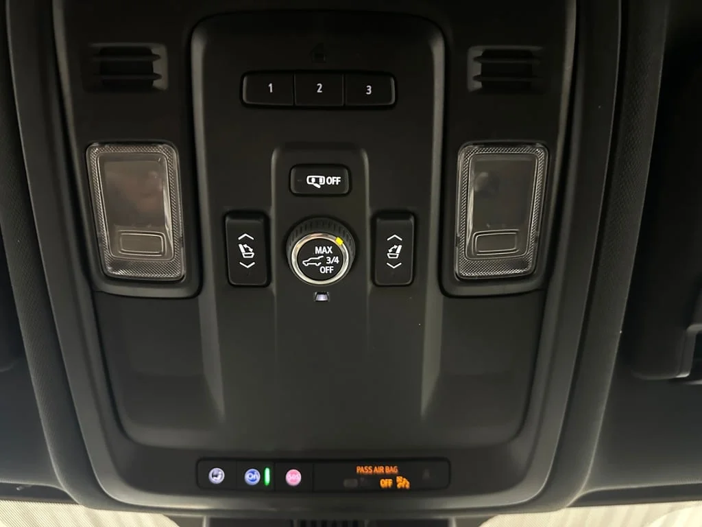 2024 Chevrolet Suburban Premier - Photo 19