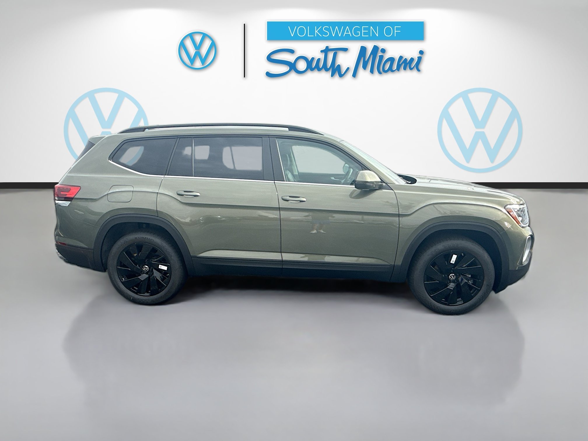 New 2026 Green Volkswagen 2.0T SE w/Technology image 8