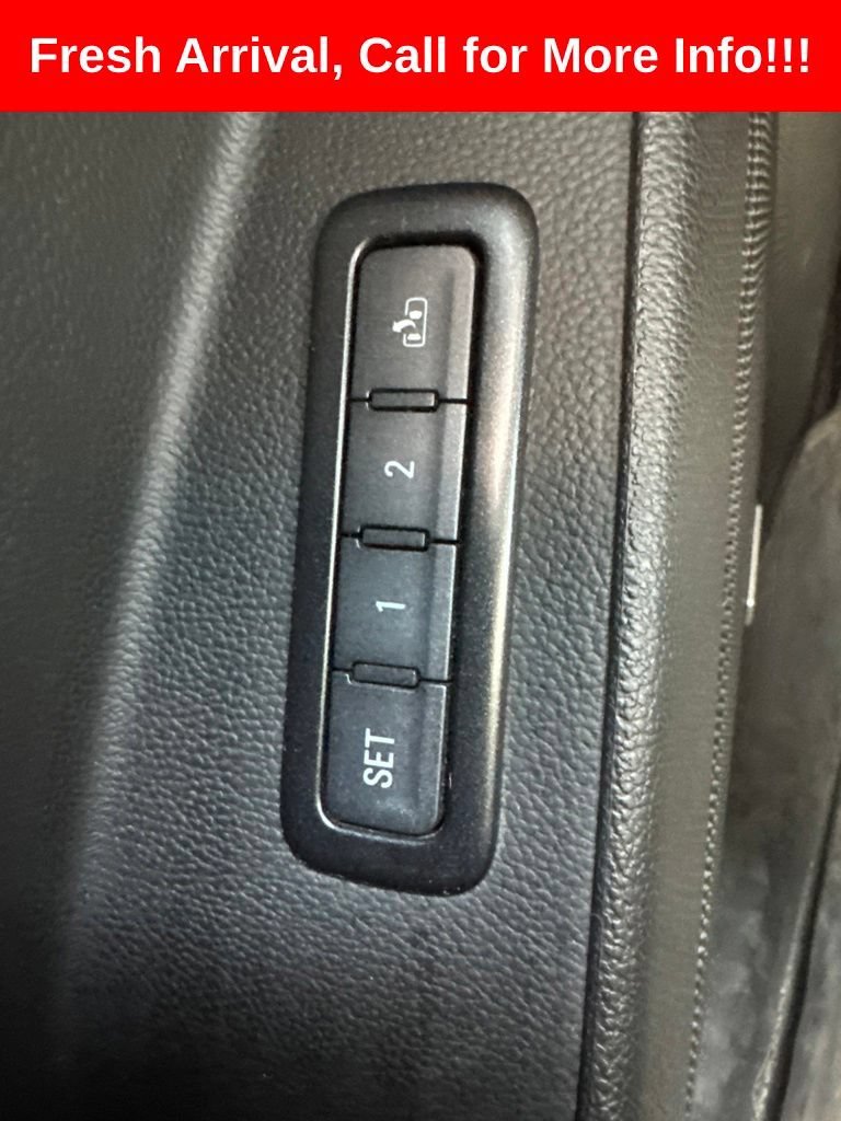 Used 2018 SUMMIT WHITE Chevrolet LT image 17