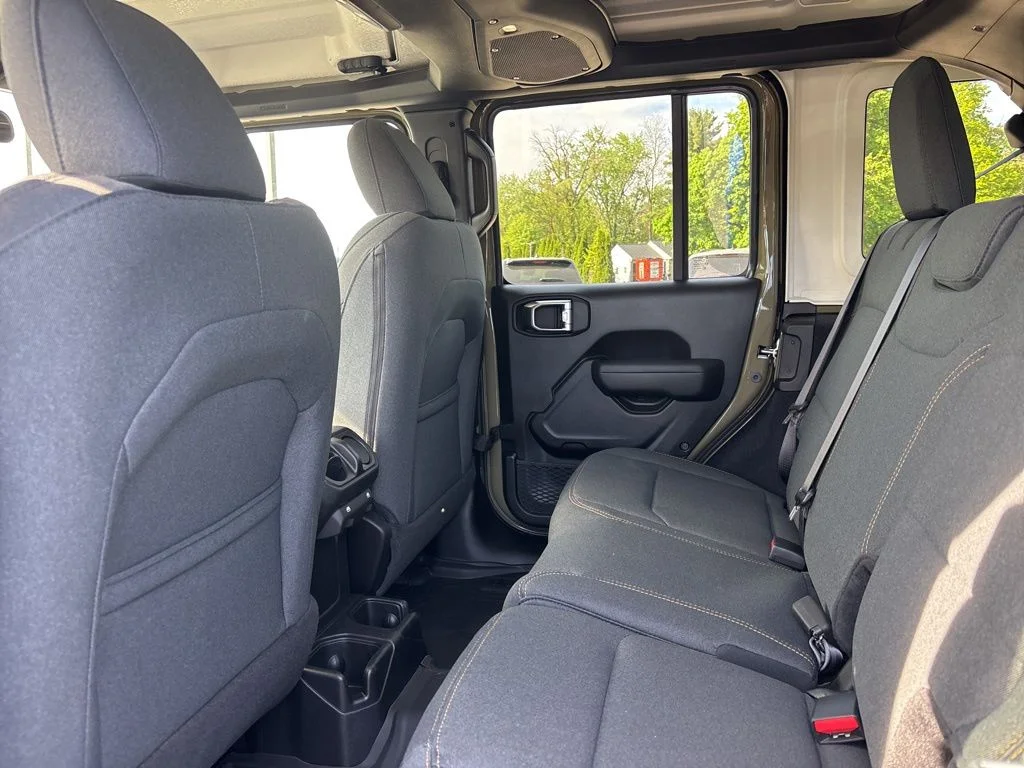 2025 Jeep Wrangler 4-Door Willys - Photo 8