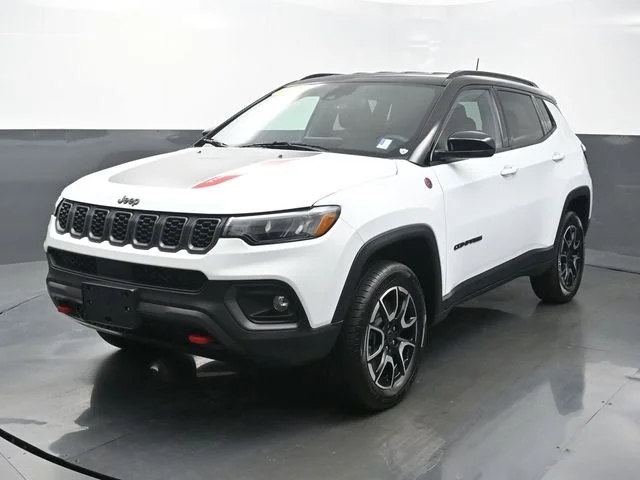 Used 2025 White Jeep Trailhawk image 3