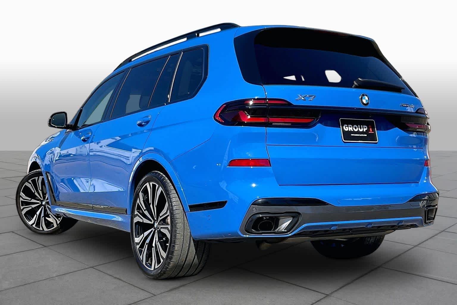 Used 2026 Santorini Blue BMW xDrive40i image 11