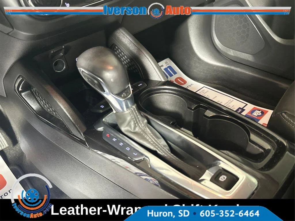 Used 2022 Mosaic Black Metallic Chevrolet LT image 24