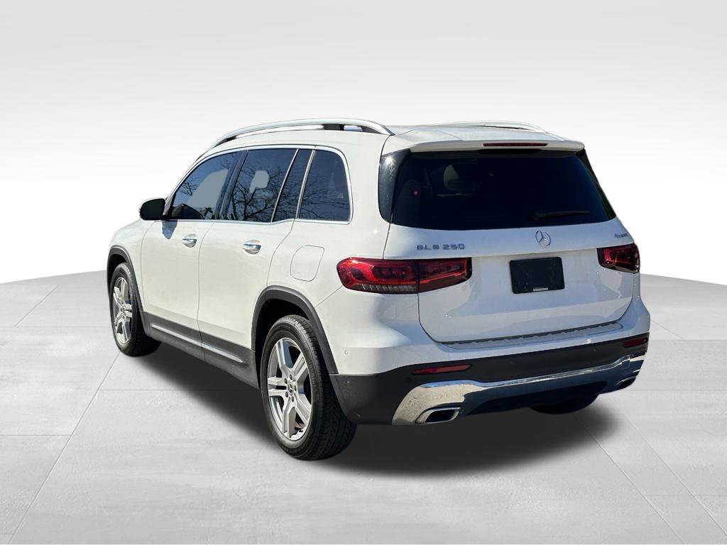 Used 2022 White Mercedes-Benz GLB 250 image 8