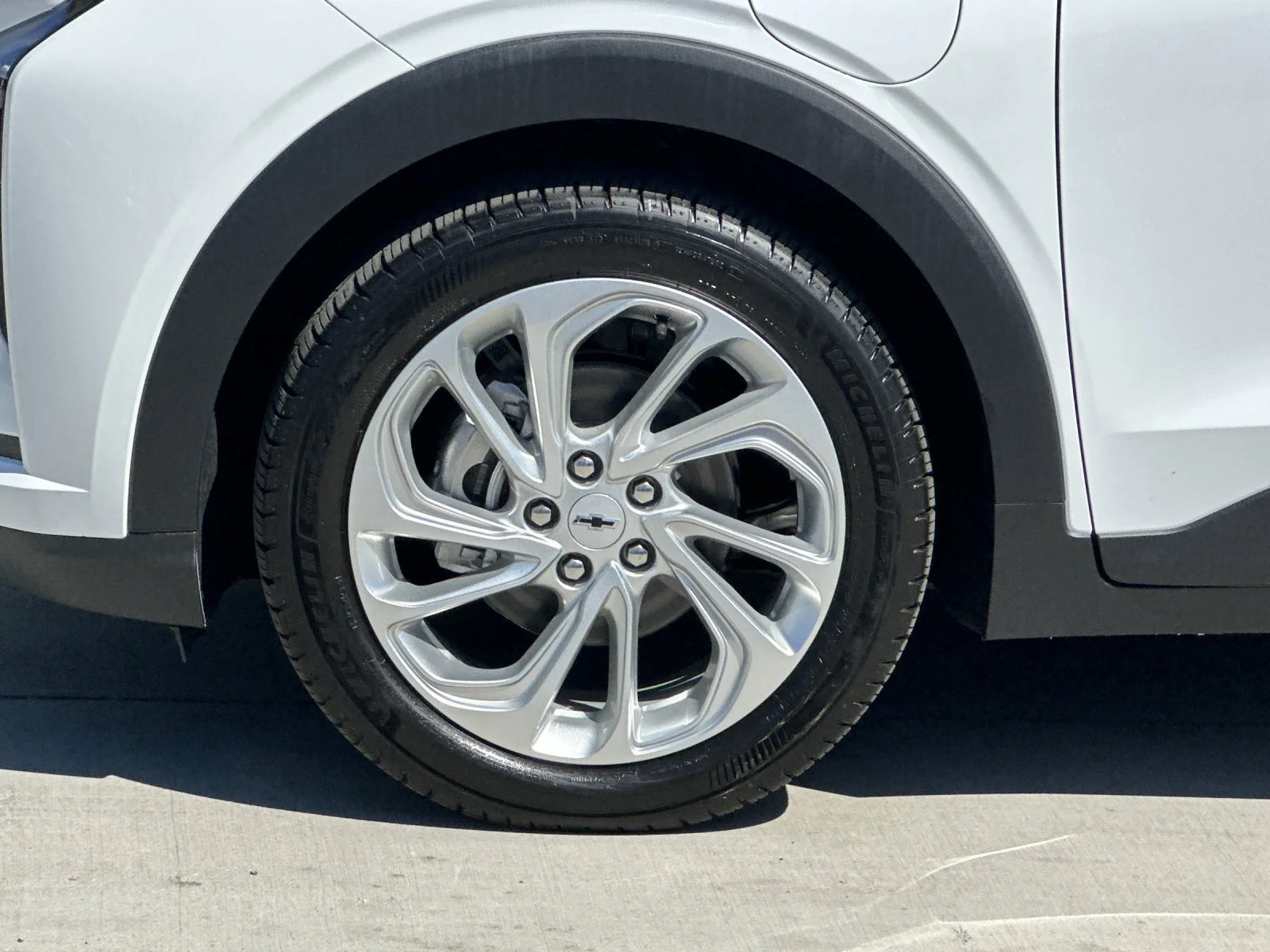 2027 Chevrolet Bolt LT - Photo 26