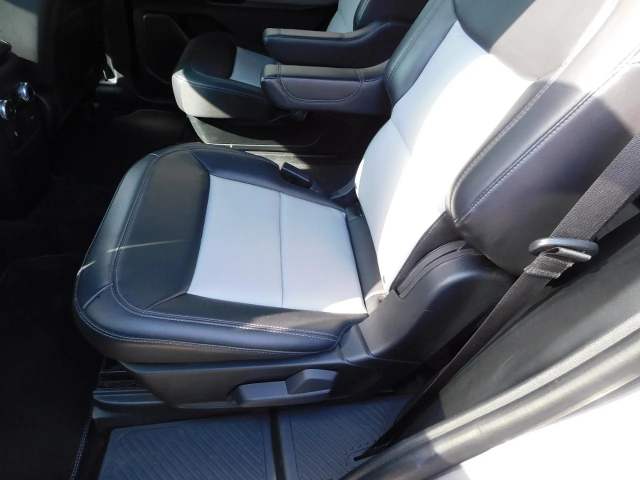 Used 2024 Carbonized Gray Metallic Ford XLT RWD image 26