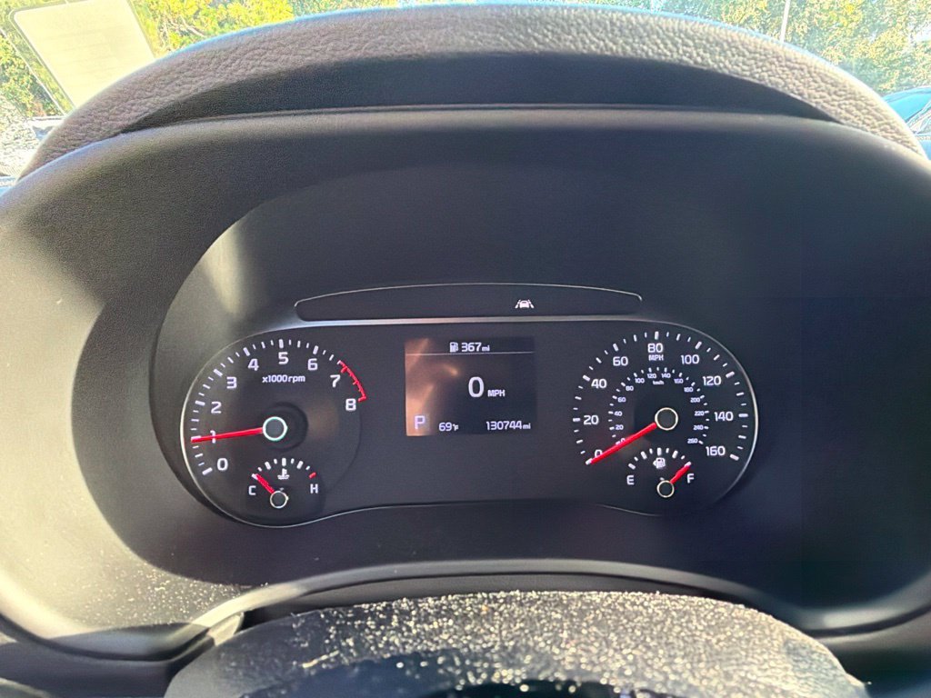 Used 2022 Inferno Red Kia EX image 10