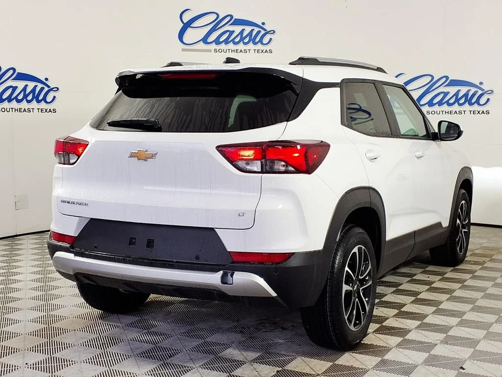 New 2026 Summit White Chevrolet LT image 6
