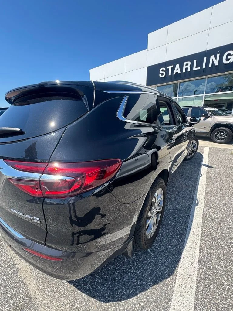 Used 2019 Includes Spectra Gray lower exterior accent color.) Buick Avenir image 7