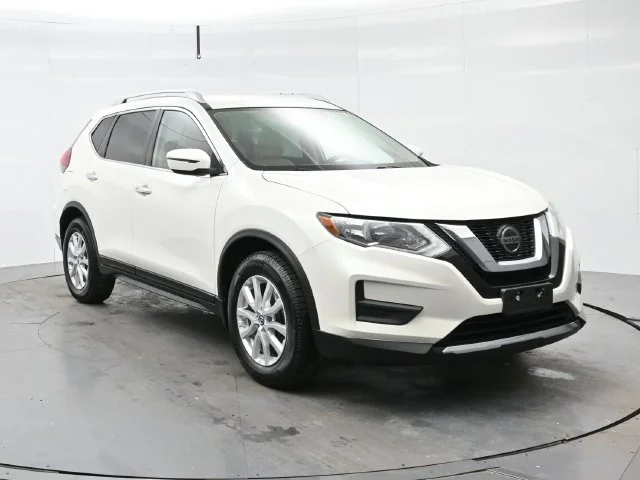 Used 2018 Pearl White Nissan SV image 1