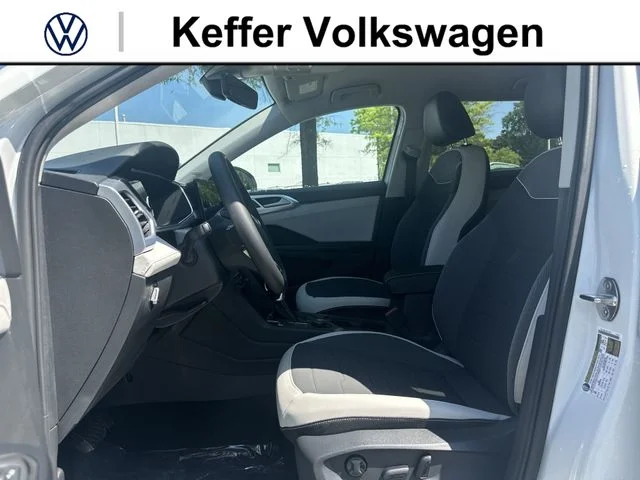 New 2026 White Volkswagen 1.5T SE image 12
