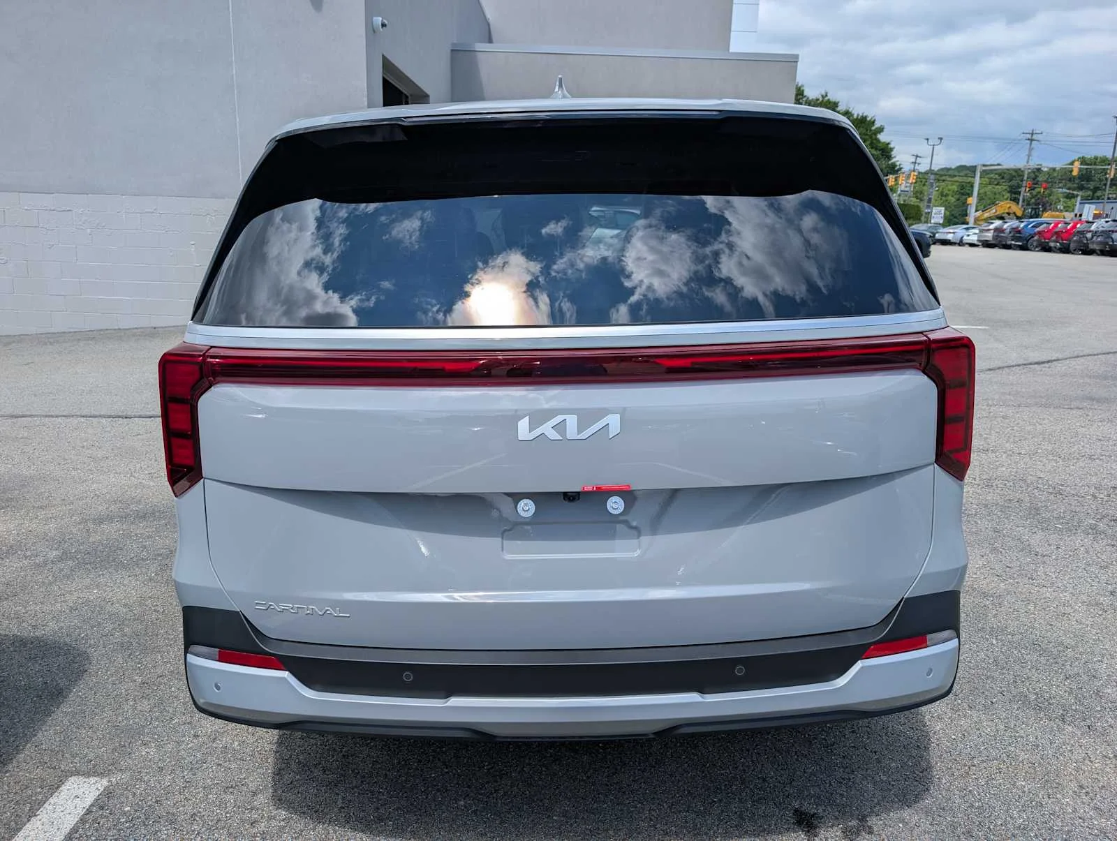 New 2027 Ceramic Silver Kia LXS image 8