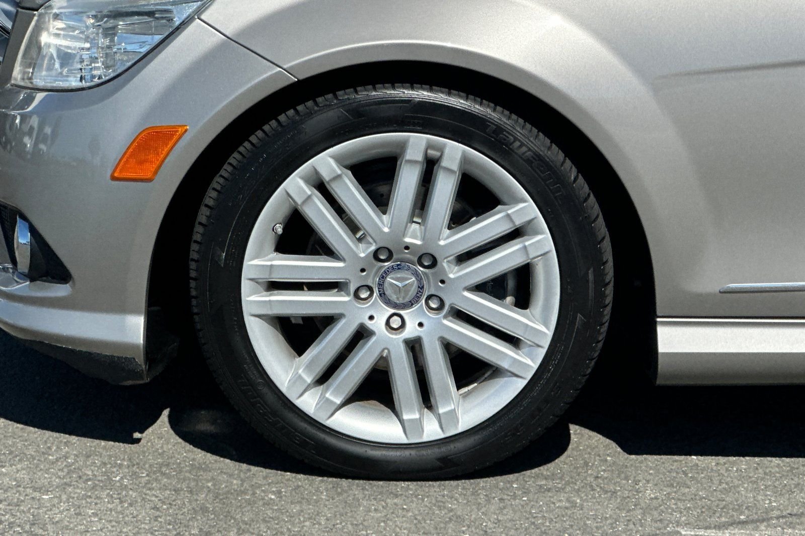 Used 2009 Silver Mercedes-Benz C 300 image 24
