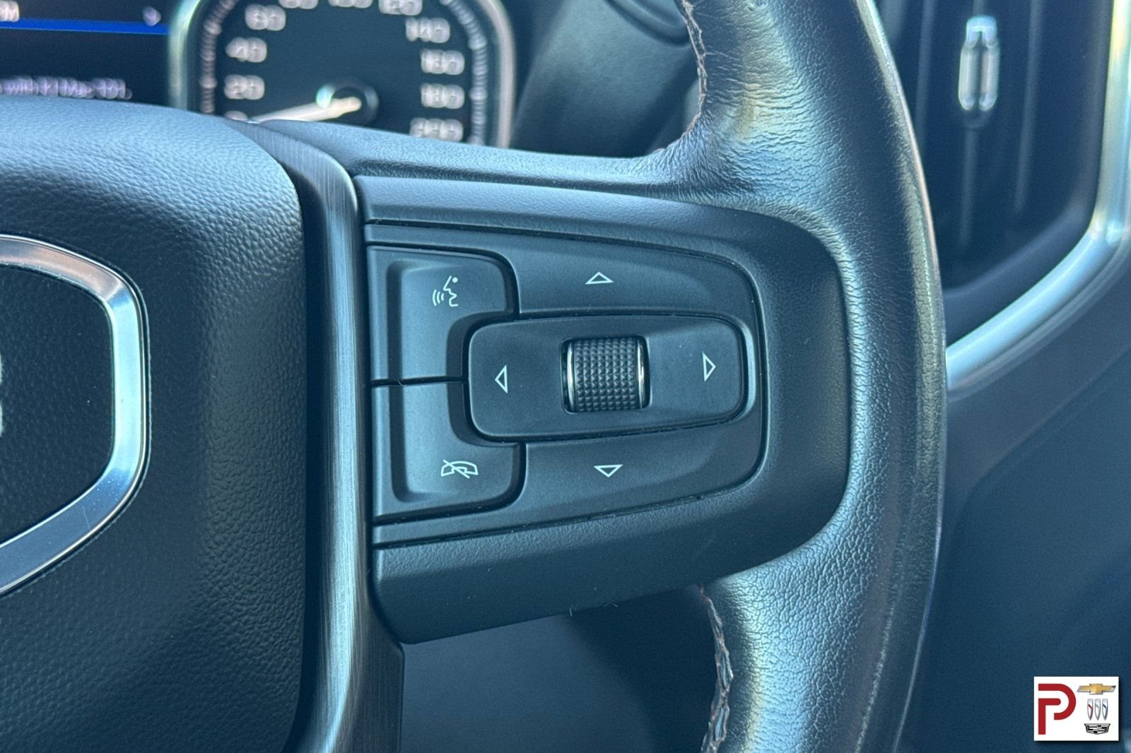 Used 2022 White GMC AT4 image 28
