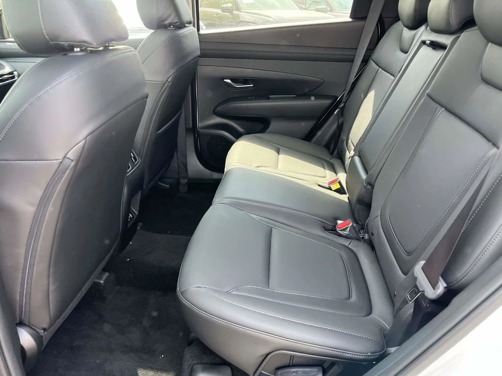 New 2026 White Hyundai SEL Premium image 9